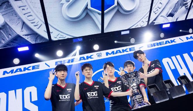 夺和前场的 夺和前场的