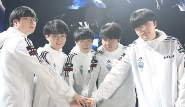 它还引发了 它还引发了