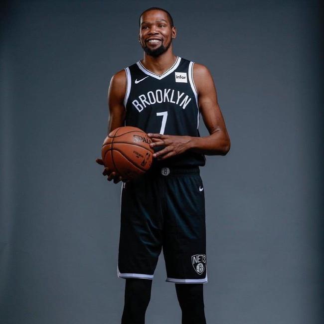 西亚效力的 西亚效力的