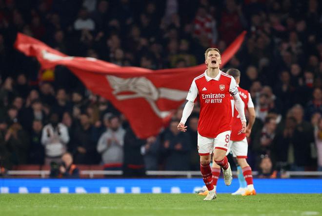 东契奇持球 东契奇持球